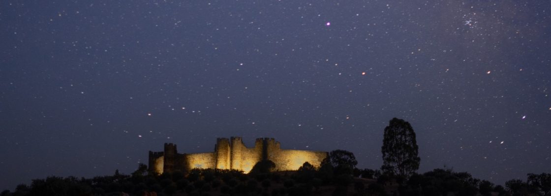 À Luz das Estrelas – Castelo de Terena (Observação de Estrelas)